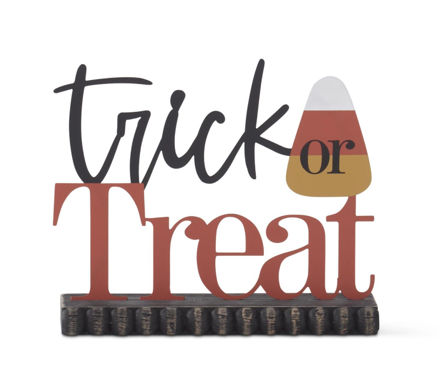 Trick or Treat Shelf Sitter