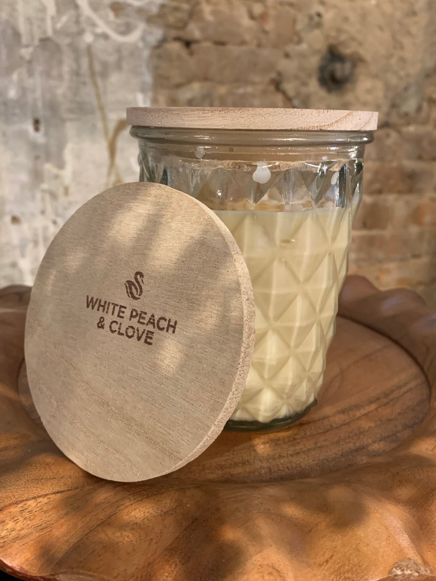 Swan Creek White Peach & Clove Candle