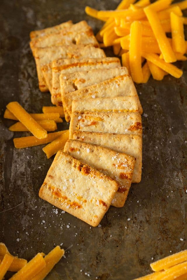 Sharp Cheddar Biscuit Crackers