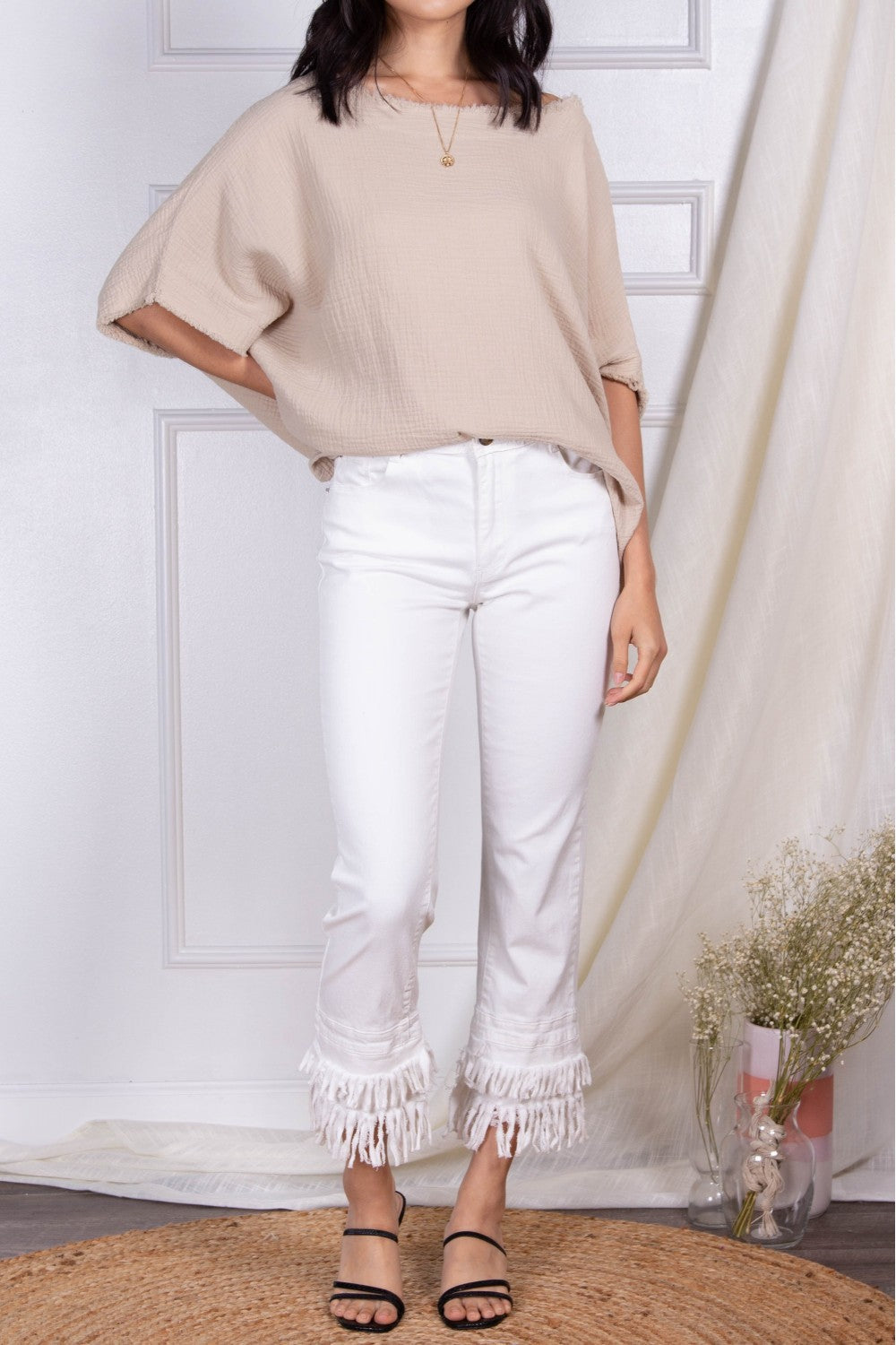 Daisy Frayed Hem Jeans- White