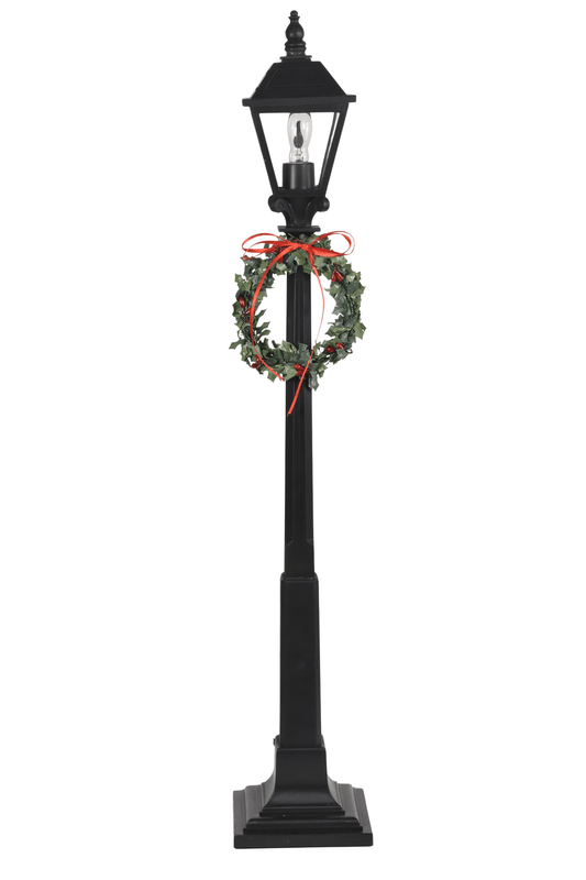 Byers' Choice Lamppost